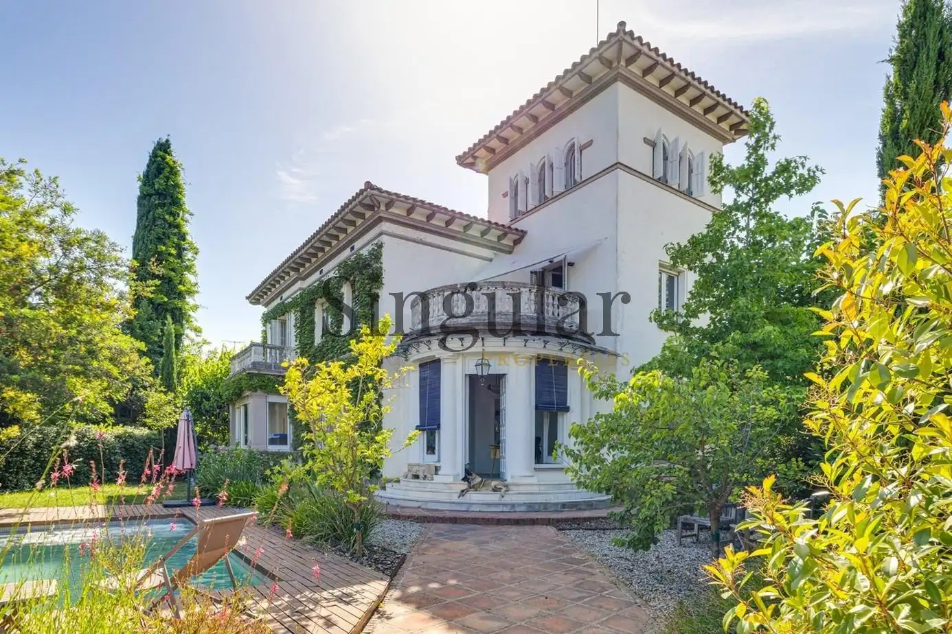 Vista exterior de Casa o xalet en venda en Sant Cugat del Vallès amb Calefacció, Jardí privat i Traster