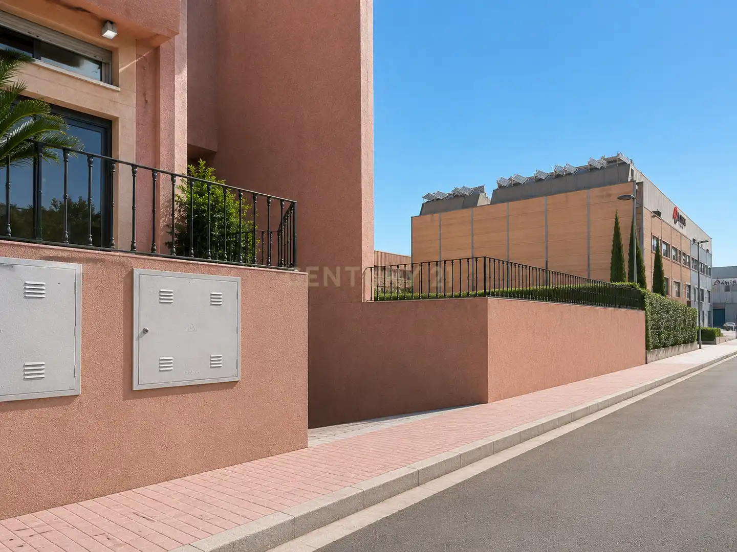 Vista exterior de Local de alquiler en Benalmádena