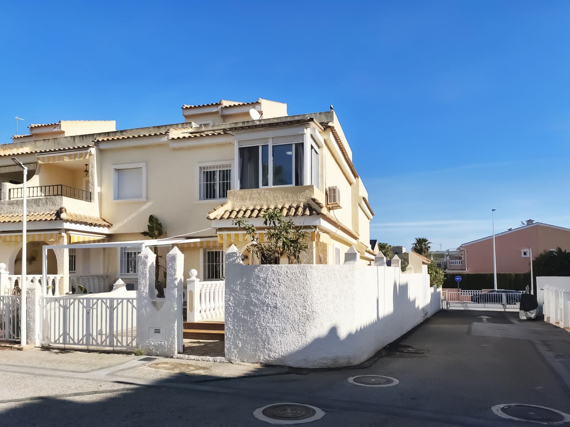 Vista exterior de Casa o chalet en venta en Santa Pola con Aire acondicionado, Trastero y Amueblado