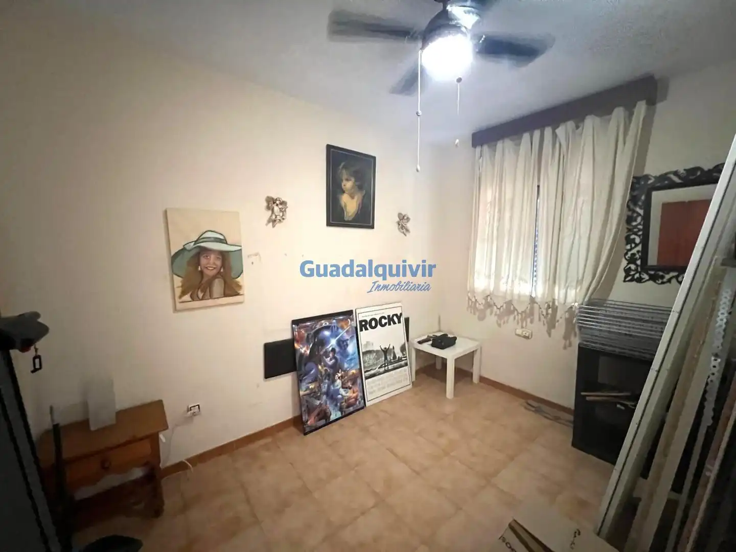 Dormitori de Casa adosada en venda en Montequinto amb Aire condicionat, Jardí privat i Traster