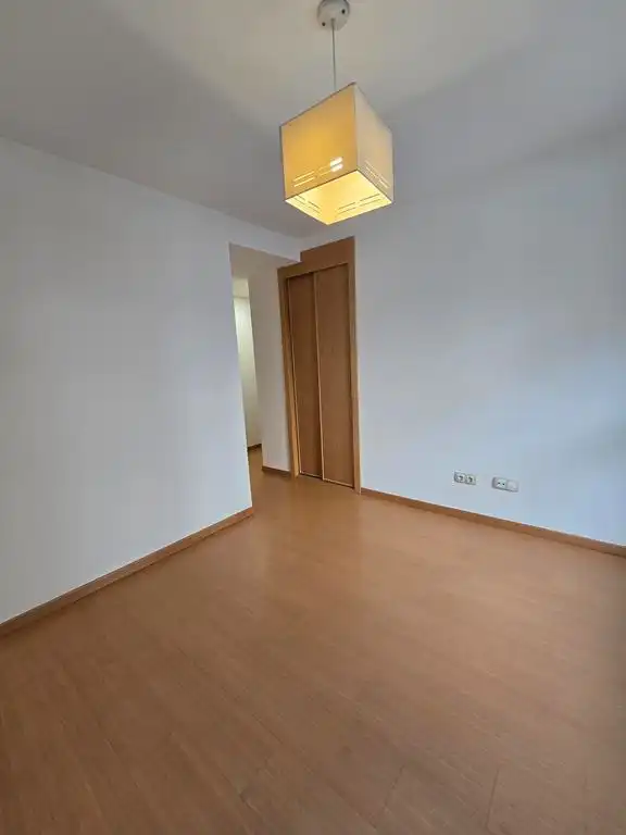 Schlafzimmer von Wohnung zur Miete in Valdemoro mit Heizung, Parkett und Ofen
