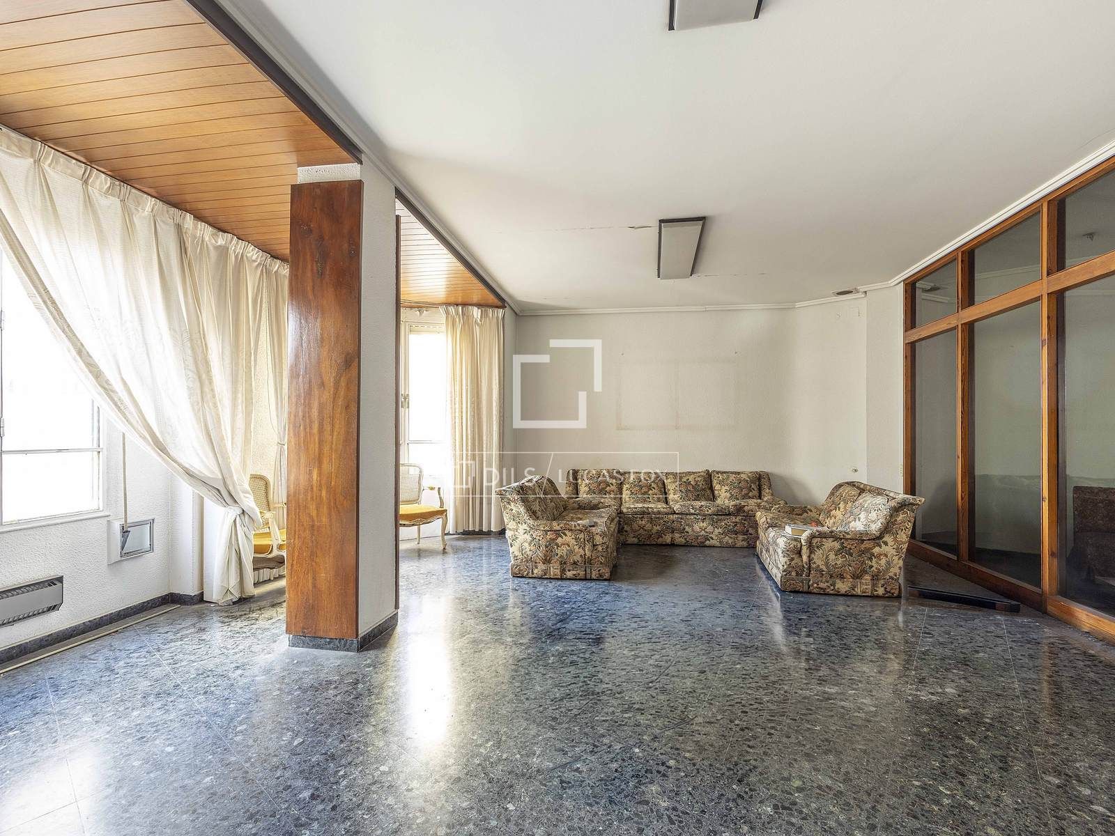 Living room of Flat for sale in  Valencia Capital  with Air Conditioner