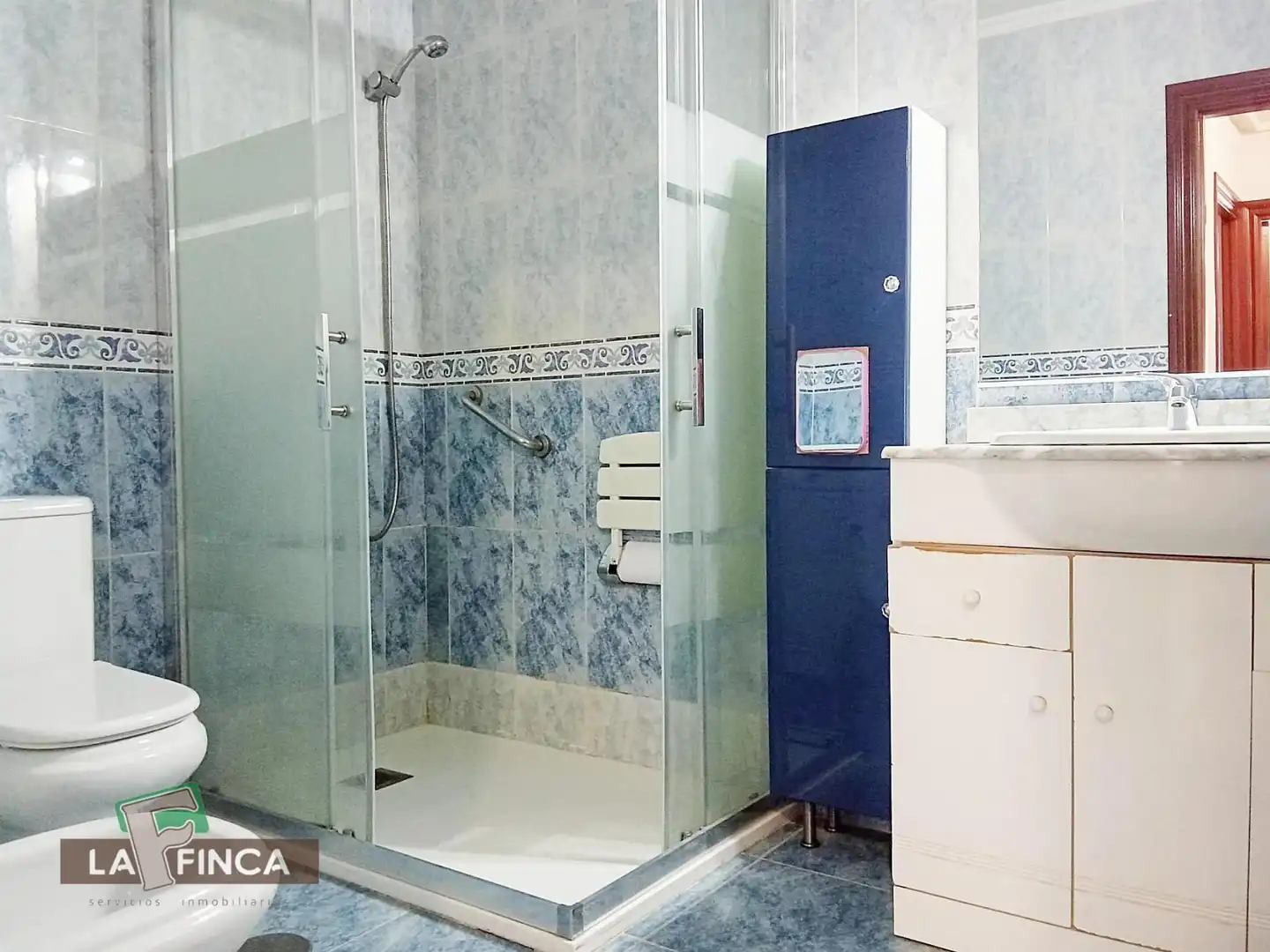 Bathroom of Flat for sale in Gijón   with Heating, Parquet flooring and Furnished