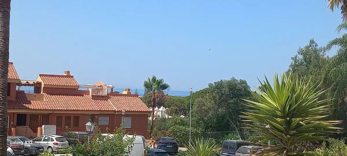 Vista exterior de Planta baixa en venda en Marbella amb Aire condicionat, Calefacció i Terrassa