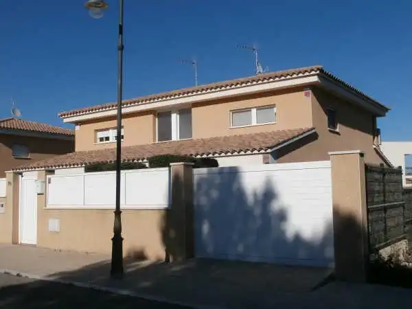 Maison jumelée avec terrasse à vendre à Carrer Montserrat Roig, imagen 2