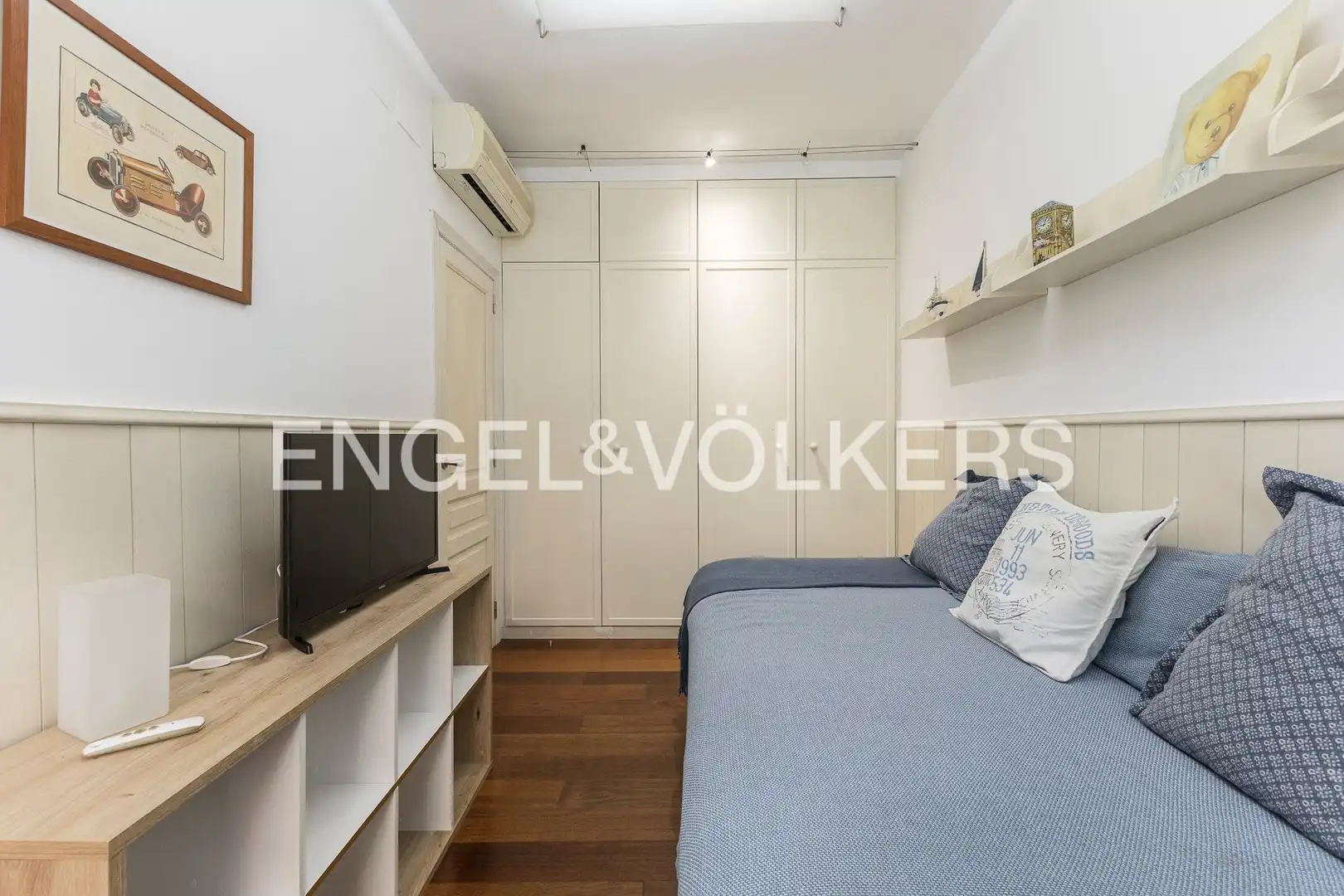 Flat for sale in Barcelona  with Air Conditioner, Heating and Furnished