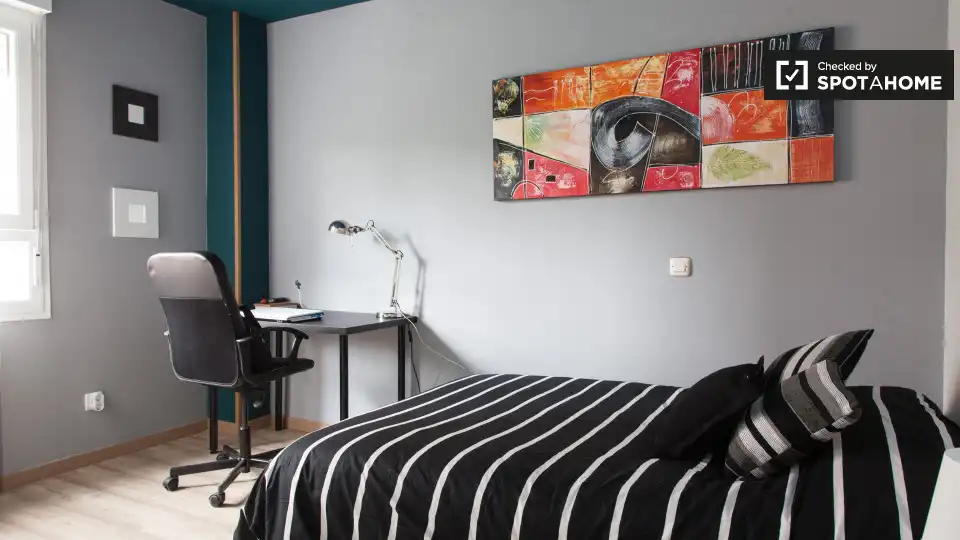 Bedroom of Flat for share in Alcalá de Henares  with Air Conditioner, Terrace and Furnished