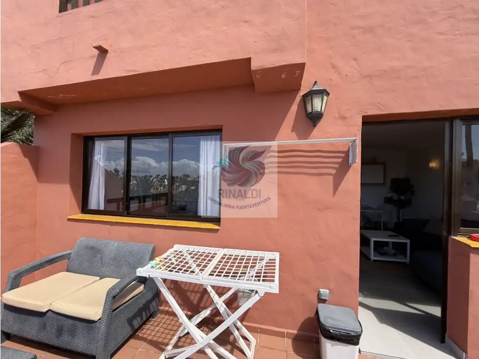 Terraza de Apartamento en venta en La Oliva con Terraza, Piscina y Amueblado