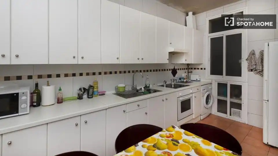 Kitchen of Flat for share in Madrid  with Air Conditioner, Heating and Terrace