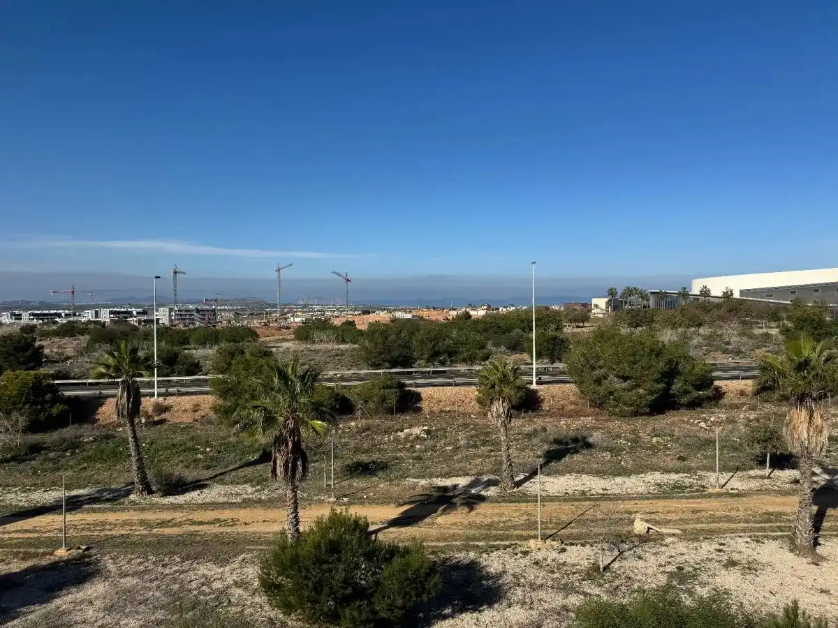 Casa adosada en venta en Torrevieja con Aire acondicionado, Jardín privado y Amueblado