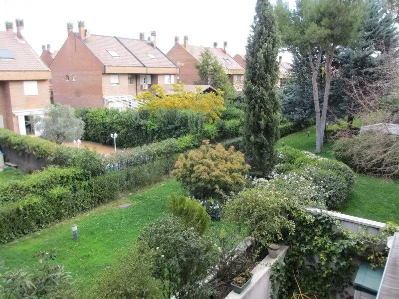 Garden of Flat for rent in Pozuelo de Alarcón  with Air Conditioner, Heating and Private garden