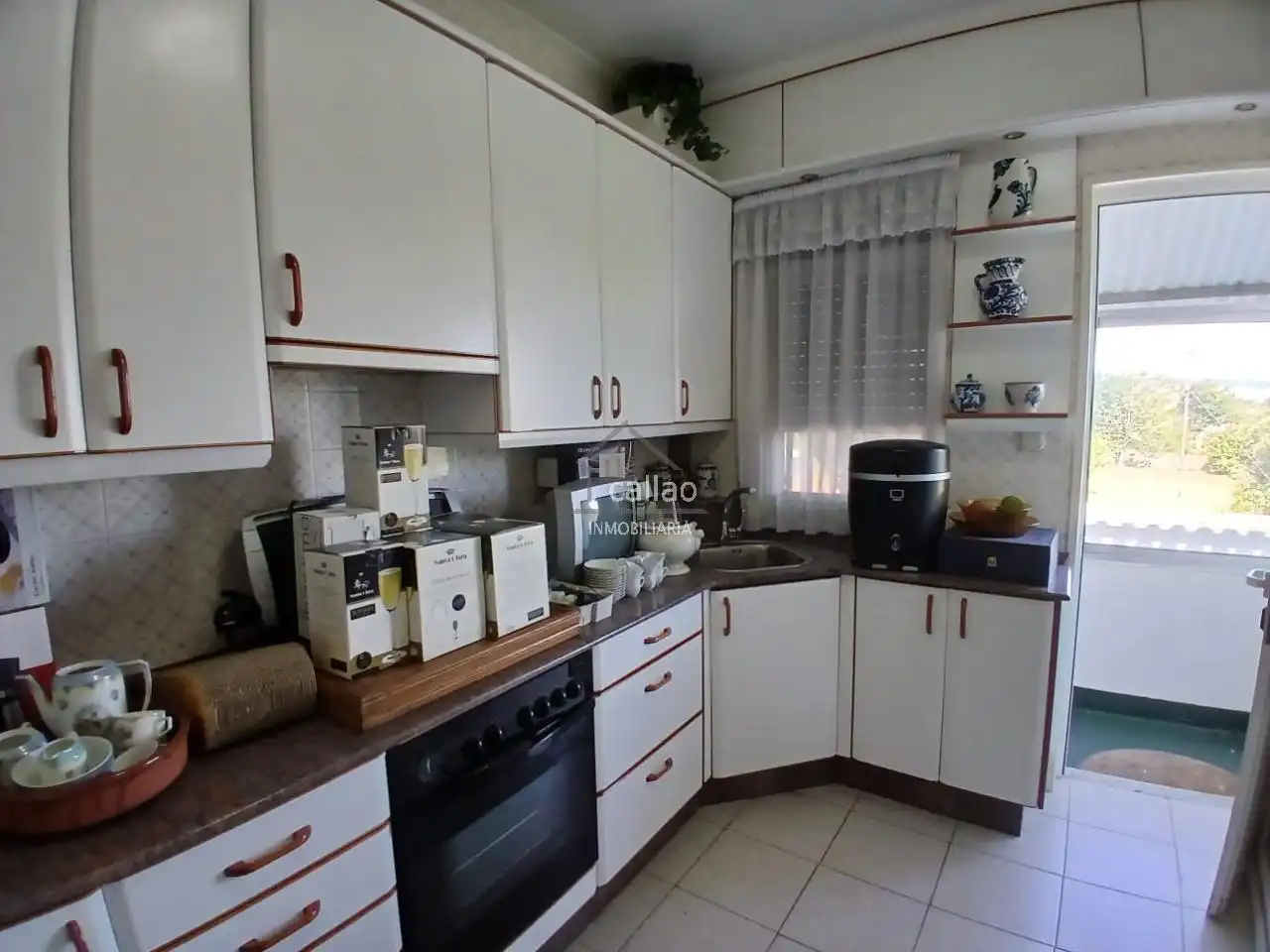 Cuina de Casa o xalet en venda en Ferrol amb Calefacció, Jardí privat i Traster