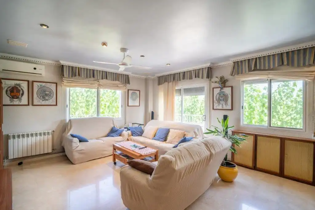 Sala de estar de Casa o chalet en venta en Flix con Calefacción, Piscina y Amueblado