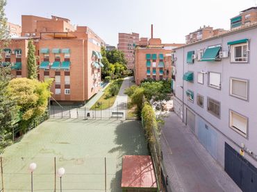 Piso con balcón en venta en Genil