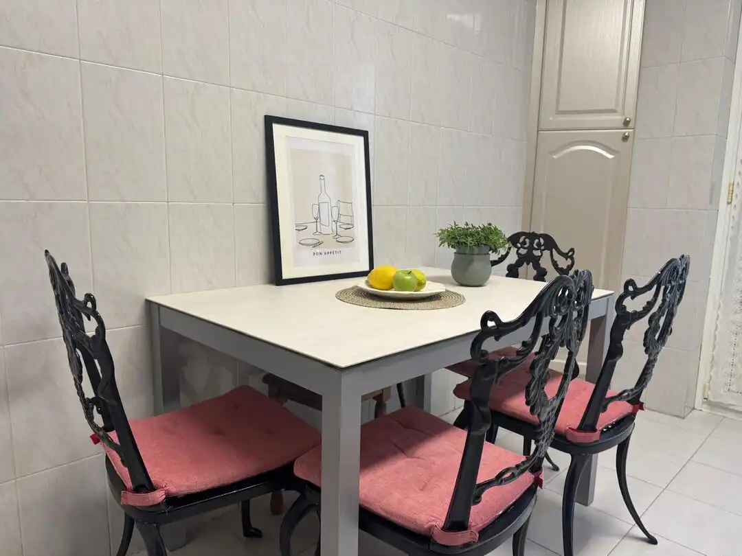 Comedor de Piso en venta en Irura con Calefacción y Amueblado