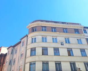 Vista exterior de Pis en venda en Burgos Capital amb Calefacció, Terrassa i Traster