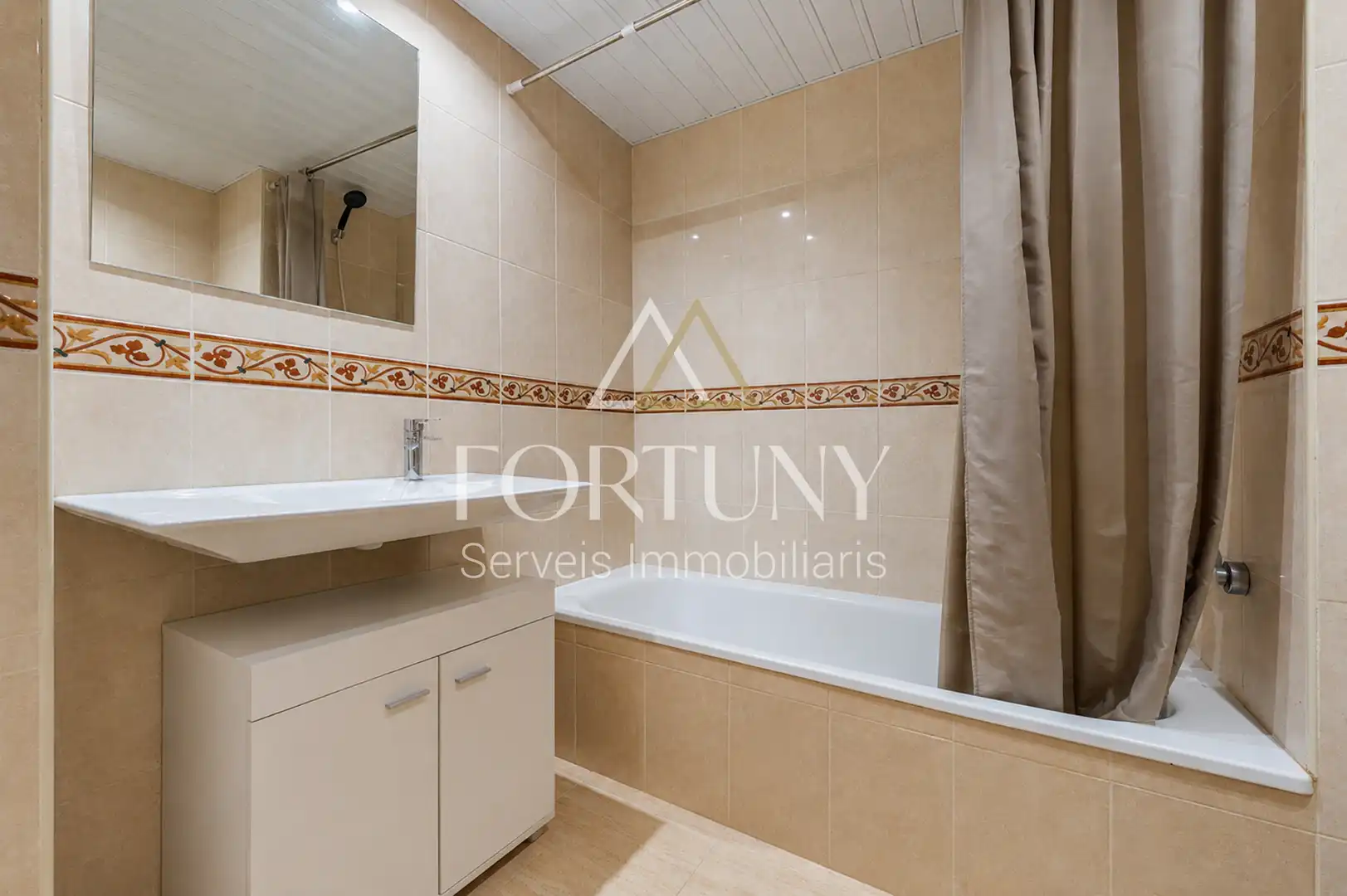 Bathroom of Flat for sale in El Catllar   with Air Conditioner, Storage room and Swimming Pool