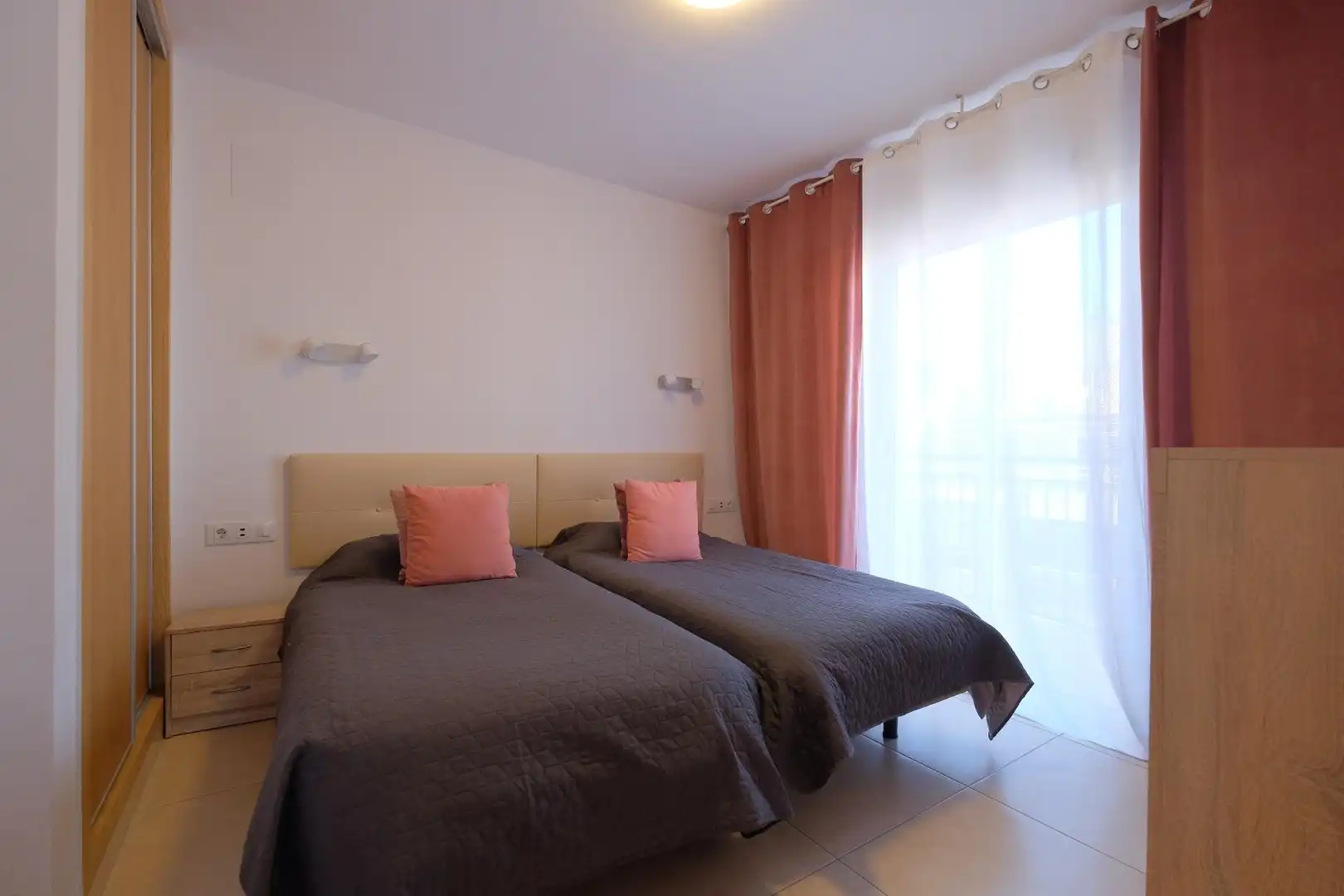 Habitación de Apartamento en venta en Calpe / Calp con Terraza y Amueblado