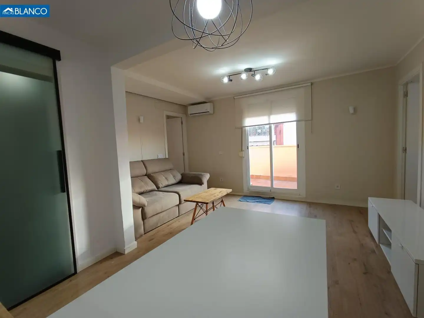 Living room of Attic for sale in L'Hospitalet de Llobregat  with Heating, Parquet flooring and Terrace