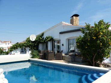 Casa amb piscina en venda a Alberes