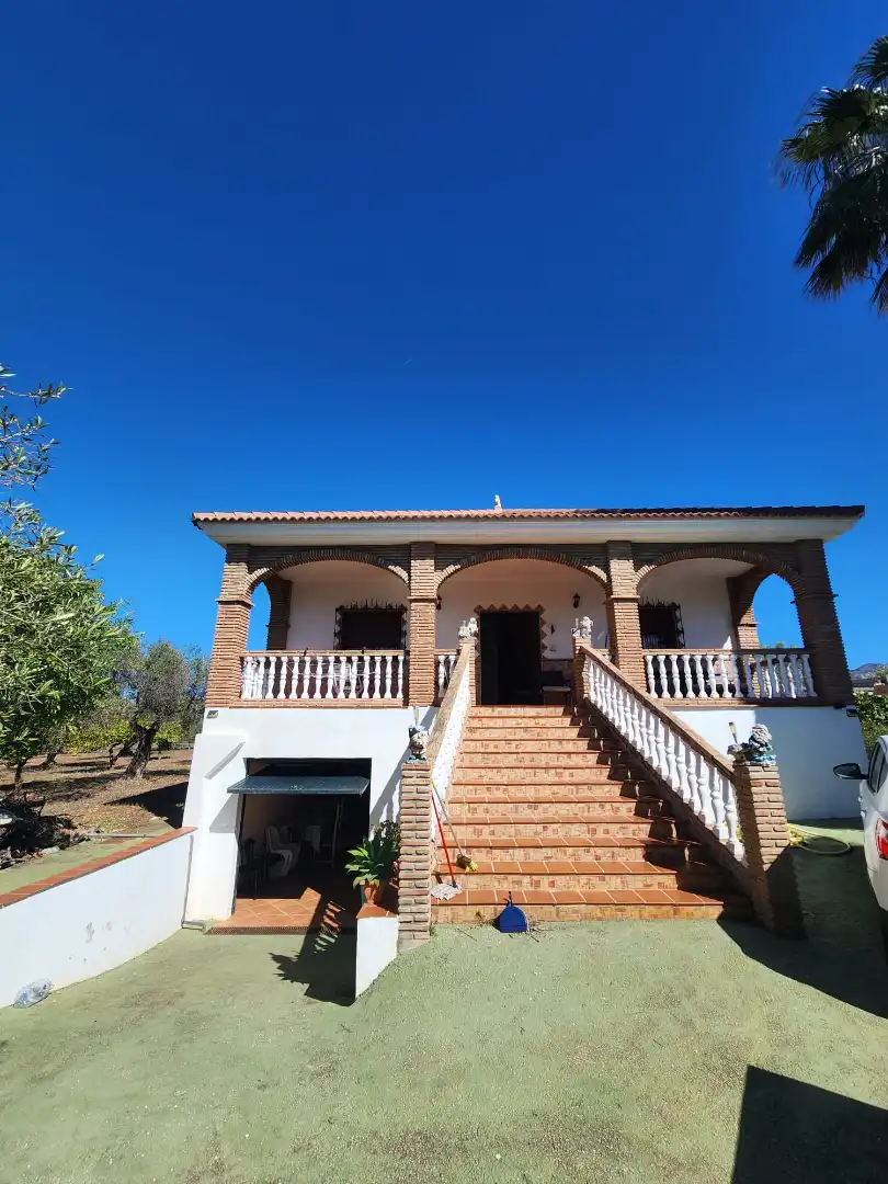 Vista exterior de Casa o chalet de alquiler en Alhaurín de la Torre con Jardín privado, Terraza y Amueblado