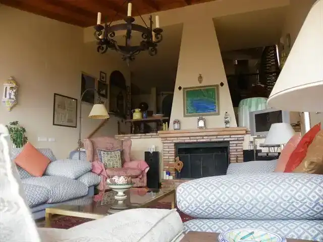 Sala d'estar de Casa o xalet en venda en Segura de la Sierra amb Balcó