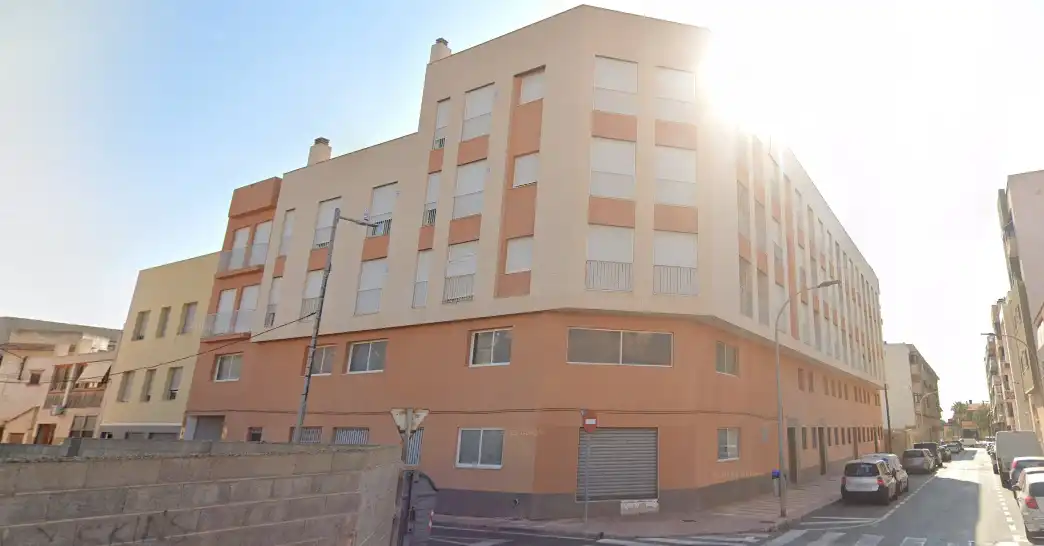 Piso en venta en Almirall Roger Lluria
