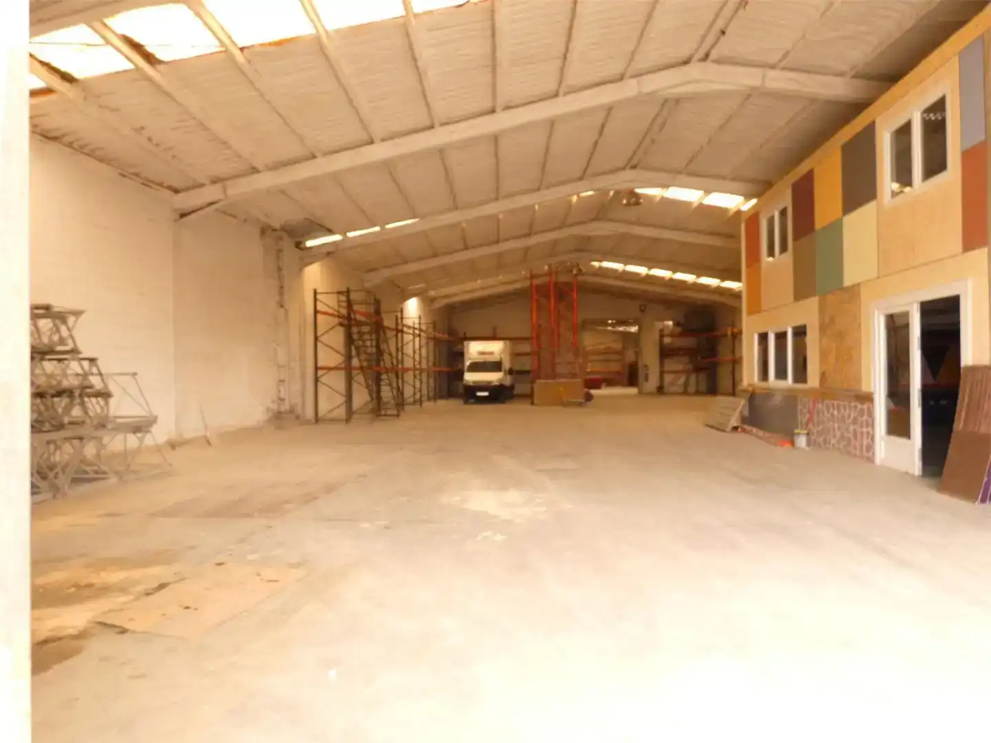 Nau industrial de lloguer en Valverde de la Virgen