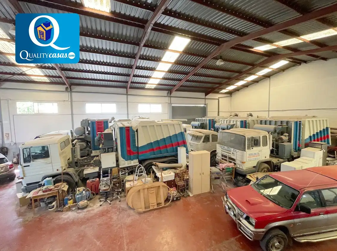 Parkplatz von Fabrikhallen zur Miete in San Vicente del Raspeig / Sant Vicent del Raspeig