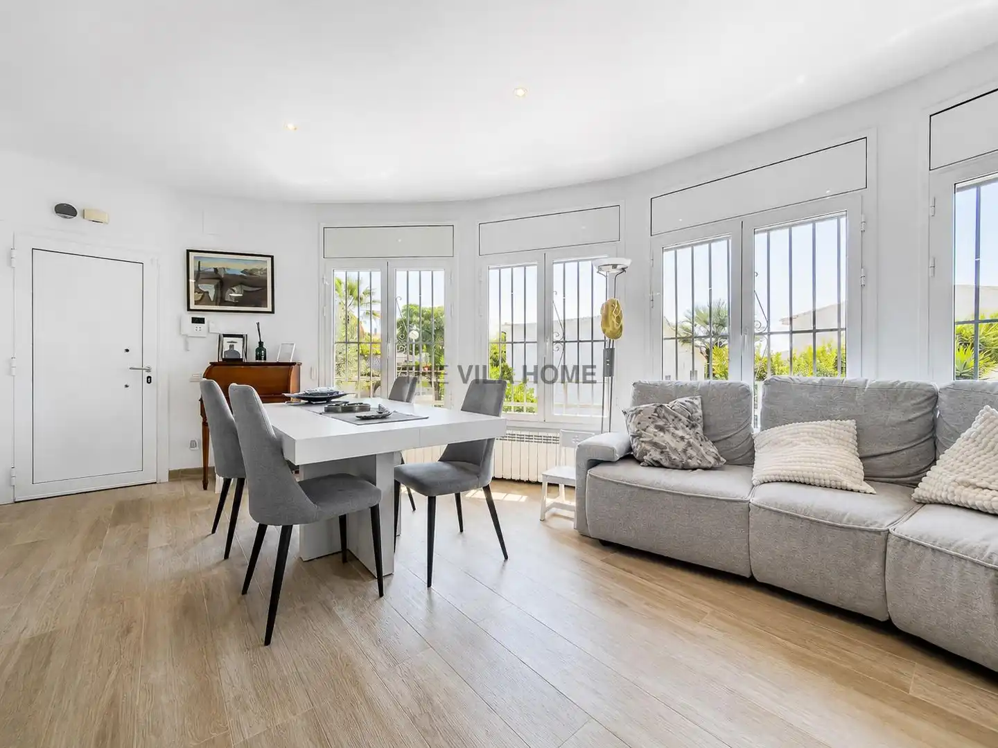 Sala de estar de Casa o chalet en venta en Vilanova i la Geltrú con Aire acondicionado, Calefacción y Jardín privado