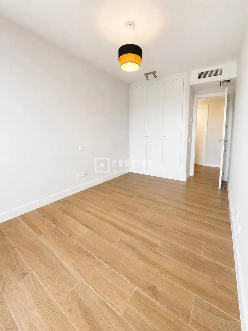 Habitación de Piso de alquiler en Alcobendas con Aire acondicionado, Calefacción y Jardín privado