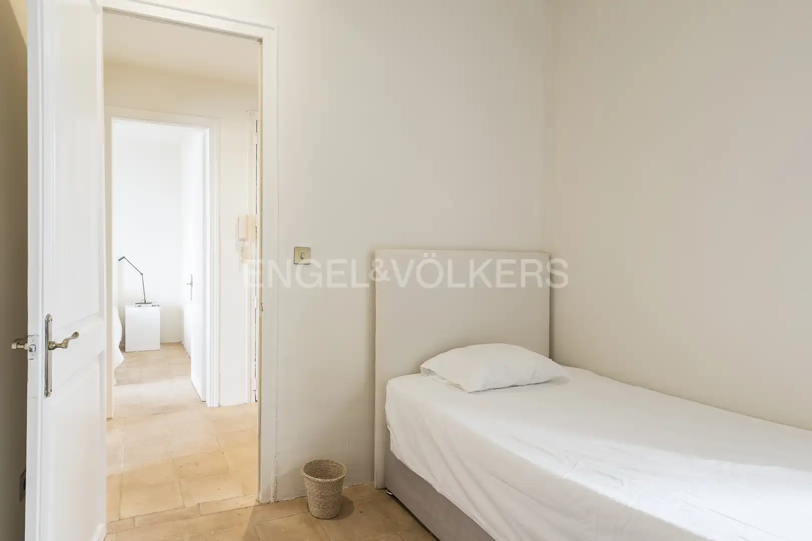 Schlafzimmer von Wohnung zur Miete in Barcelona mit Klimaanlage, Heizung und Balkon