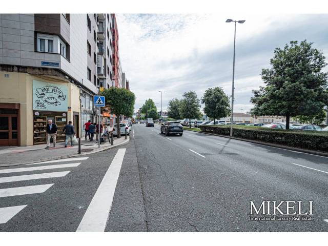 Local comercial en Alquiler en General Díaz de Villegas en Castilla - Hermida