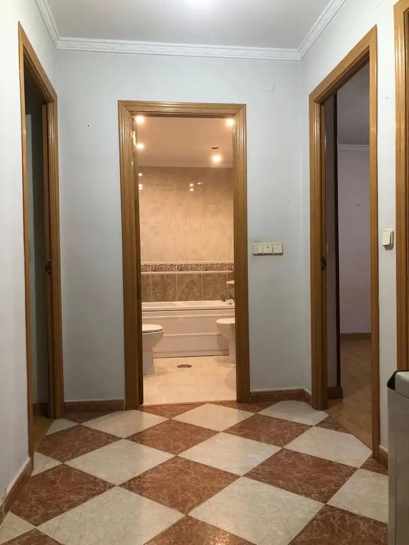 Bany de Pis en venda en Aranjuez amb Aire condicionat, Calefacció i Terrassa