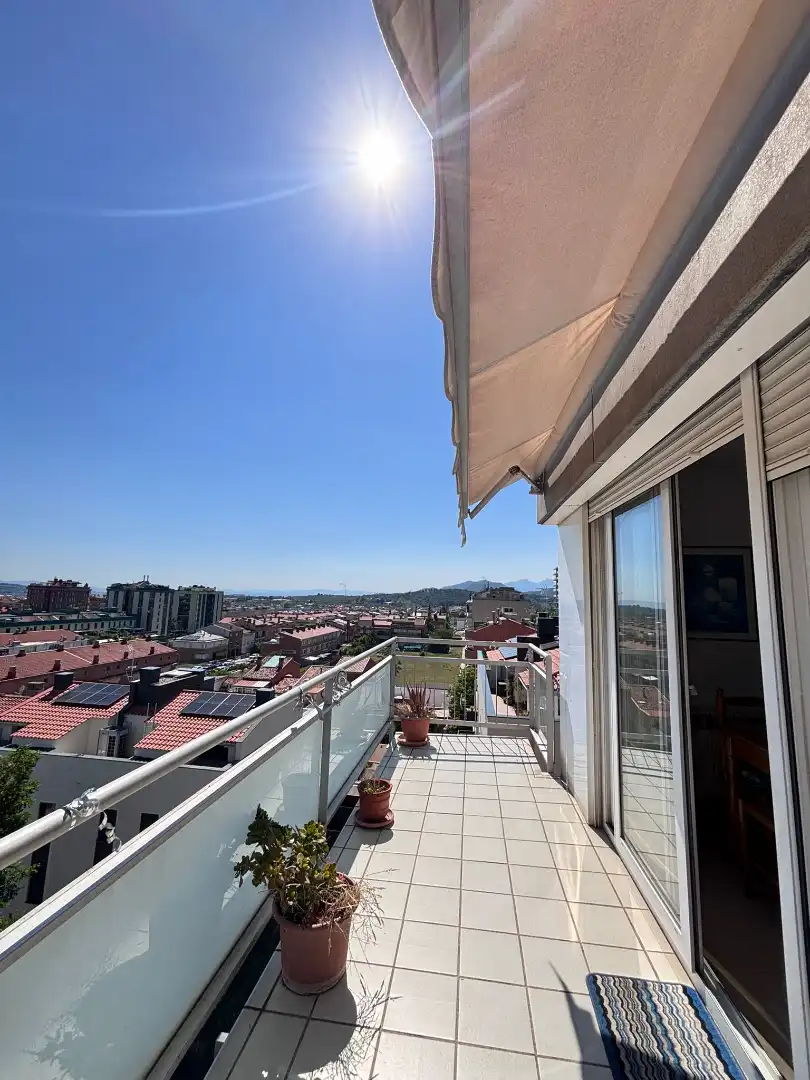 Terraza de Ático en venta en Terrassa con Calefacción, Terraza y Trastero
