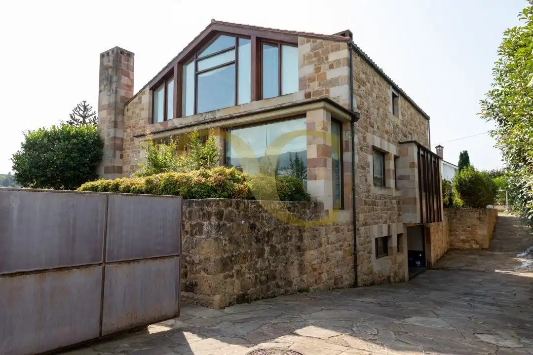 Vista exterior de Casa o chalet en venta en Santa Cruz de Bezana con Aire acondicionado, Calefacción y Jardín privado