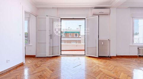 Photo 2 of Flat for rent in Fermandez de la Hoz, Ríos Rosas - Nuevos Ministerios, Madrid Capital