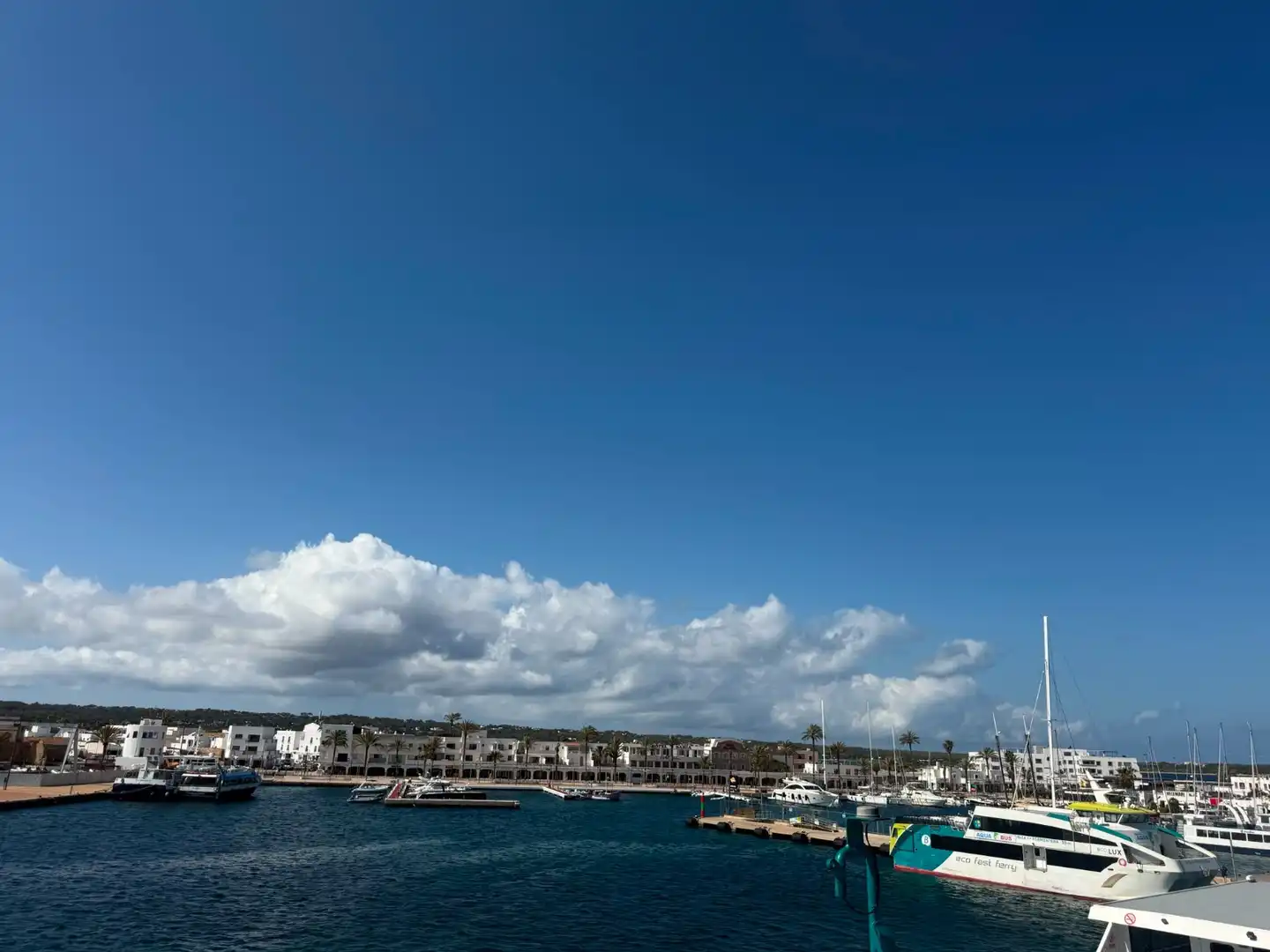 Vista exterior de Apartamento en venta en Sant Antoni de Portmany con Aire acondicionado, Terraza y Amueblado