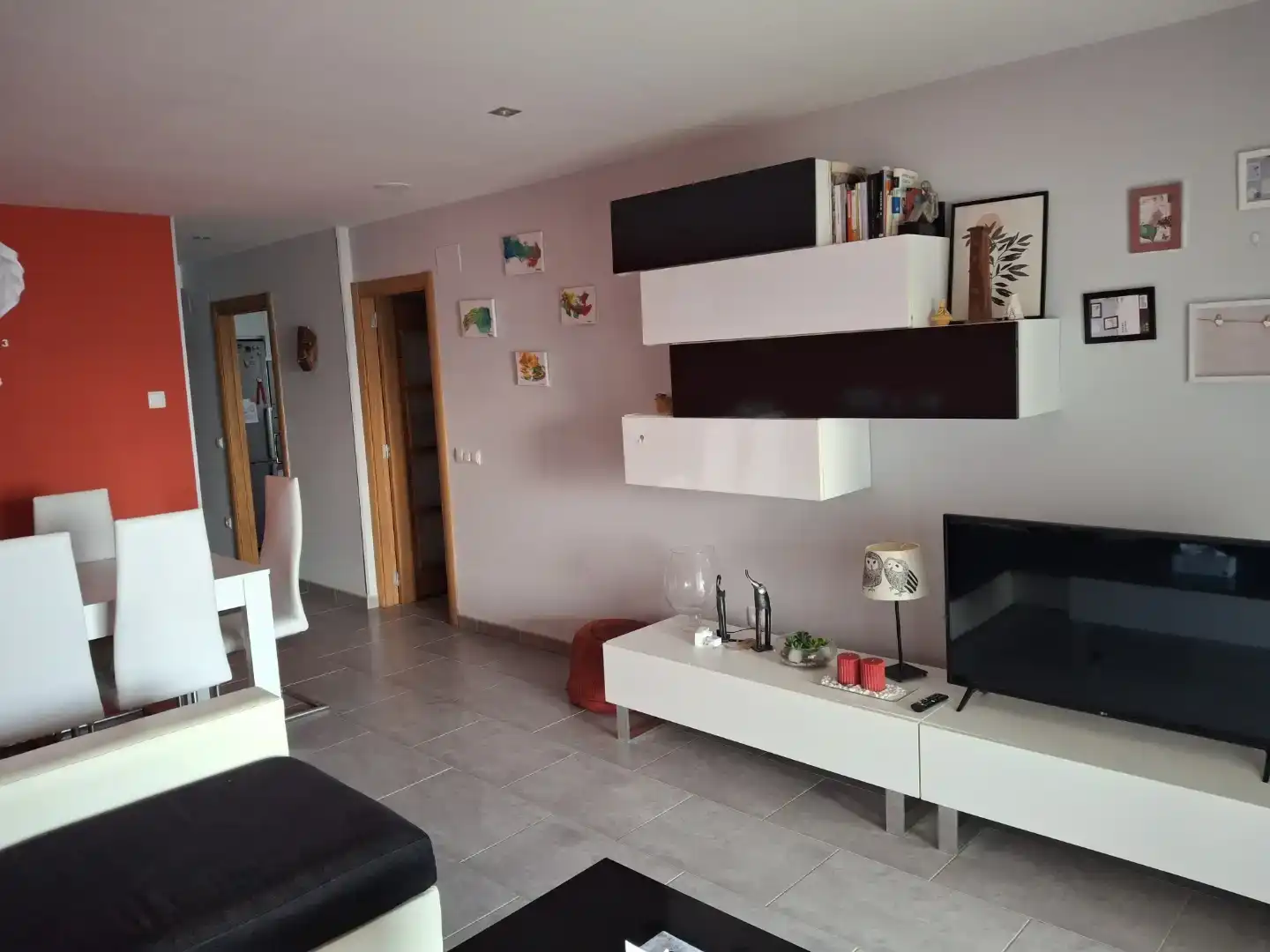 Sala d'estar de Pis de lloguer en Tavernes de la Valldigna amb Piscina, Moblat i Forn