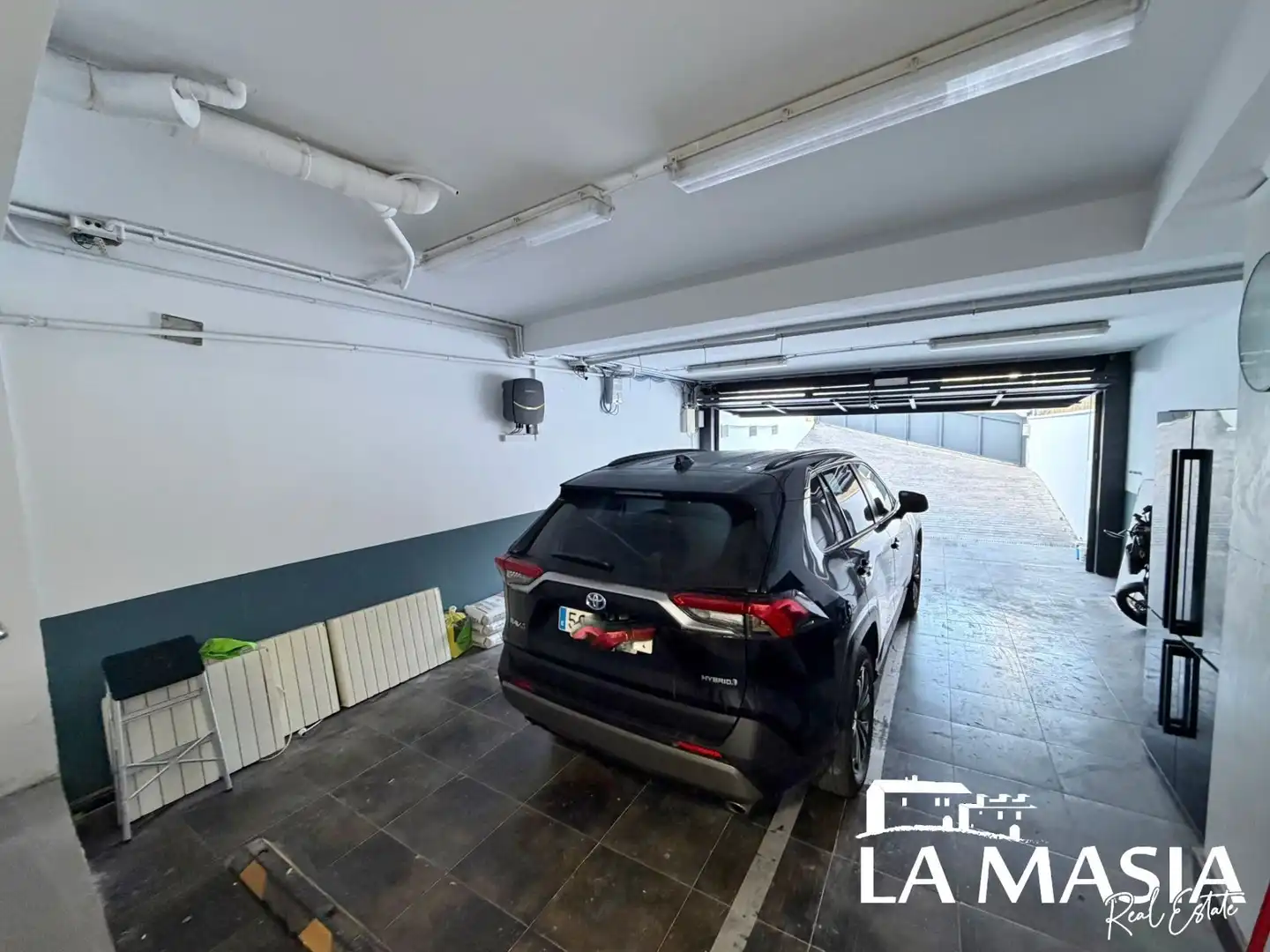 Parking de Casa o chalet en venta en Canyelles con Aire acondicionado, Calefacción y Jardín privado