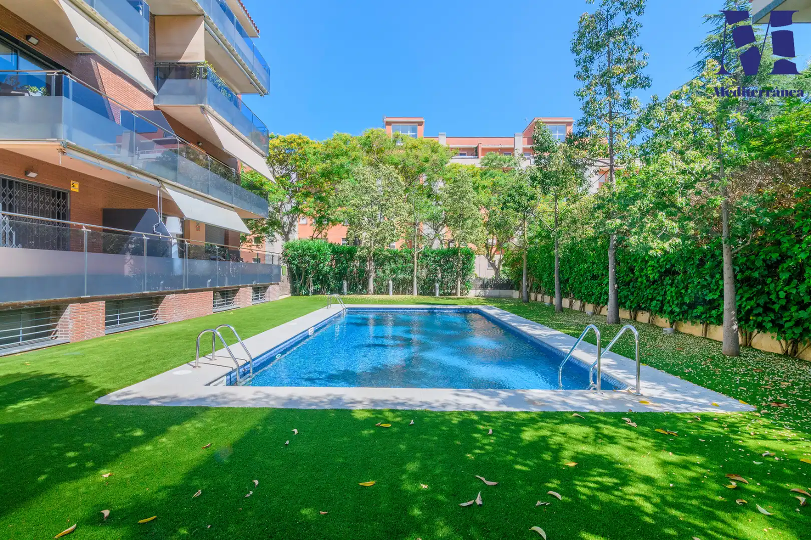 Swimming pool of Flat for rent in Castelldefels  with Air Conditioner, Heating and Parquet flooring