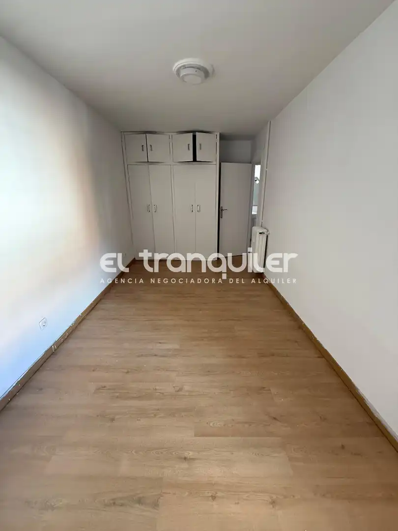 Schlafzimmer von Wohnung zur Miete in Madrid mit Terrasse und Waschmaschine