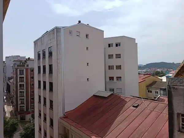 Vista exterior de Pis en venda en Pontevedra Capital  amb Calefacció
