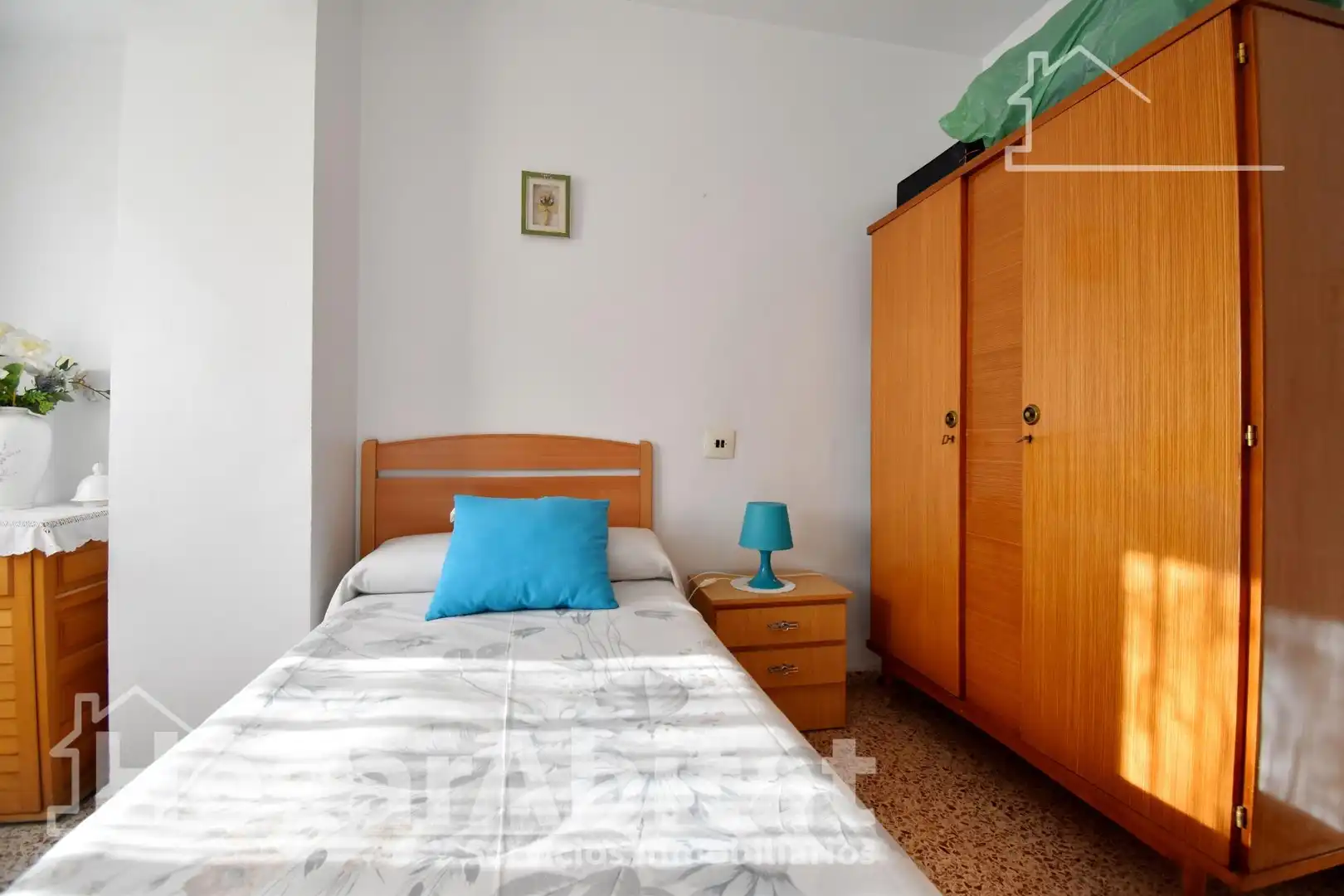 Habitación de Piso en venta en Oliva con Terraza, Amueblado y Balcón