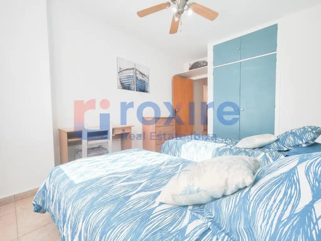 Dormitori de Apartament de lloguer en Sant Antoni de Portmany amb Aire condicionat, Terrassa i Moblat