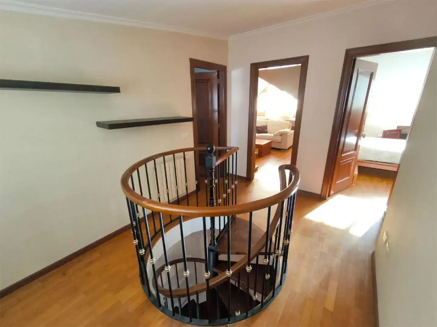 Casa adosada en venta en Vigo  con Parquet, Trastero y Amueblado