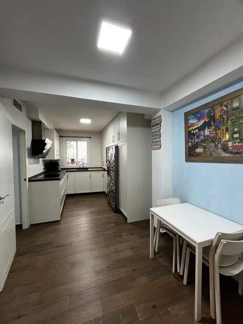 Kitchen of Flat for sale in Córdoba  with Air Conditioner, Parquet flooring and Storage room