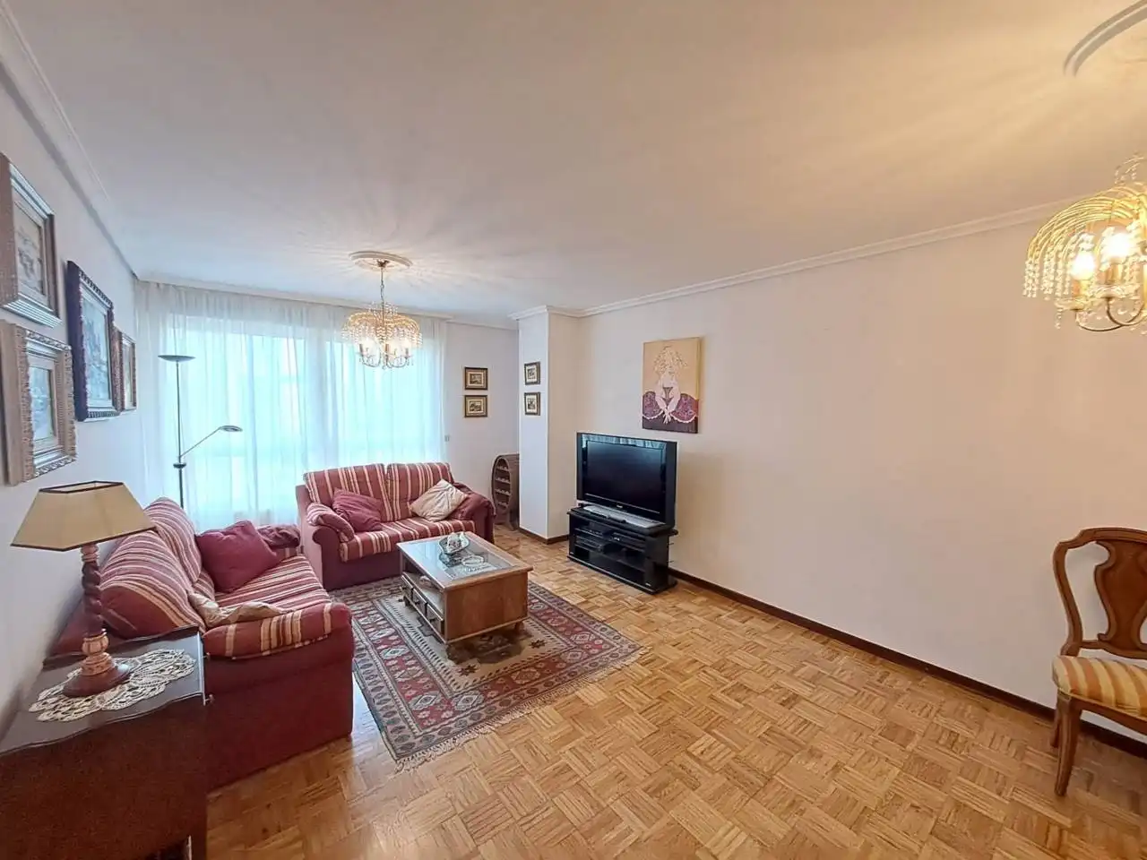 Wohnzimmer von Wohnung zur Miete in Burgos mit Heizung, Parkett und Abstellraum