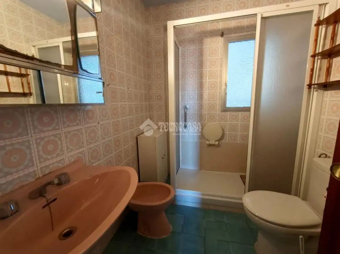 Baño de Piso en venta en Madrid con Calefacción y Terraza
