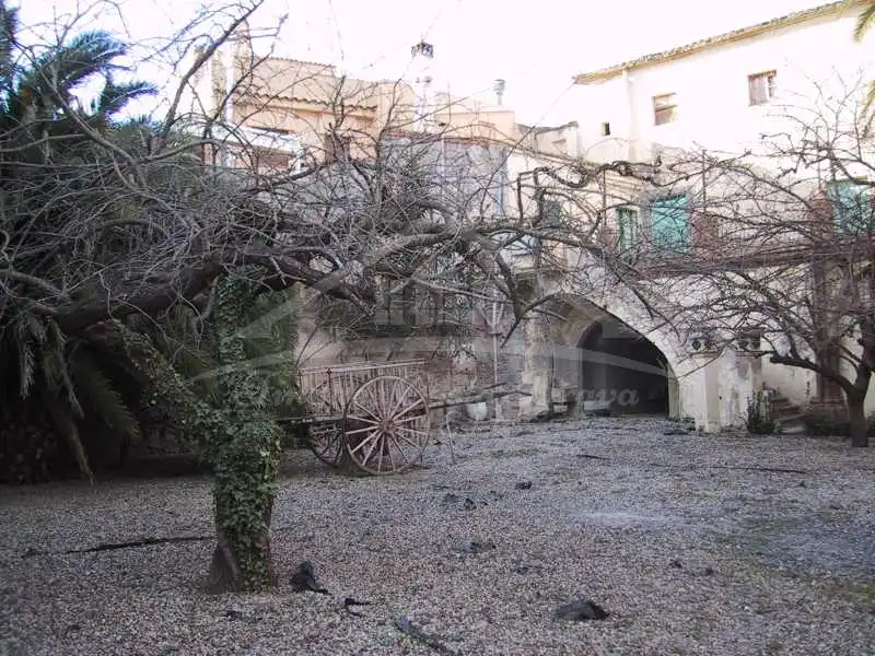 Casa rustica con giardino in vendita a Castelló d'Empúries, imagen 2